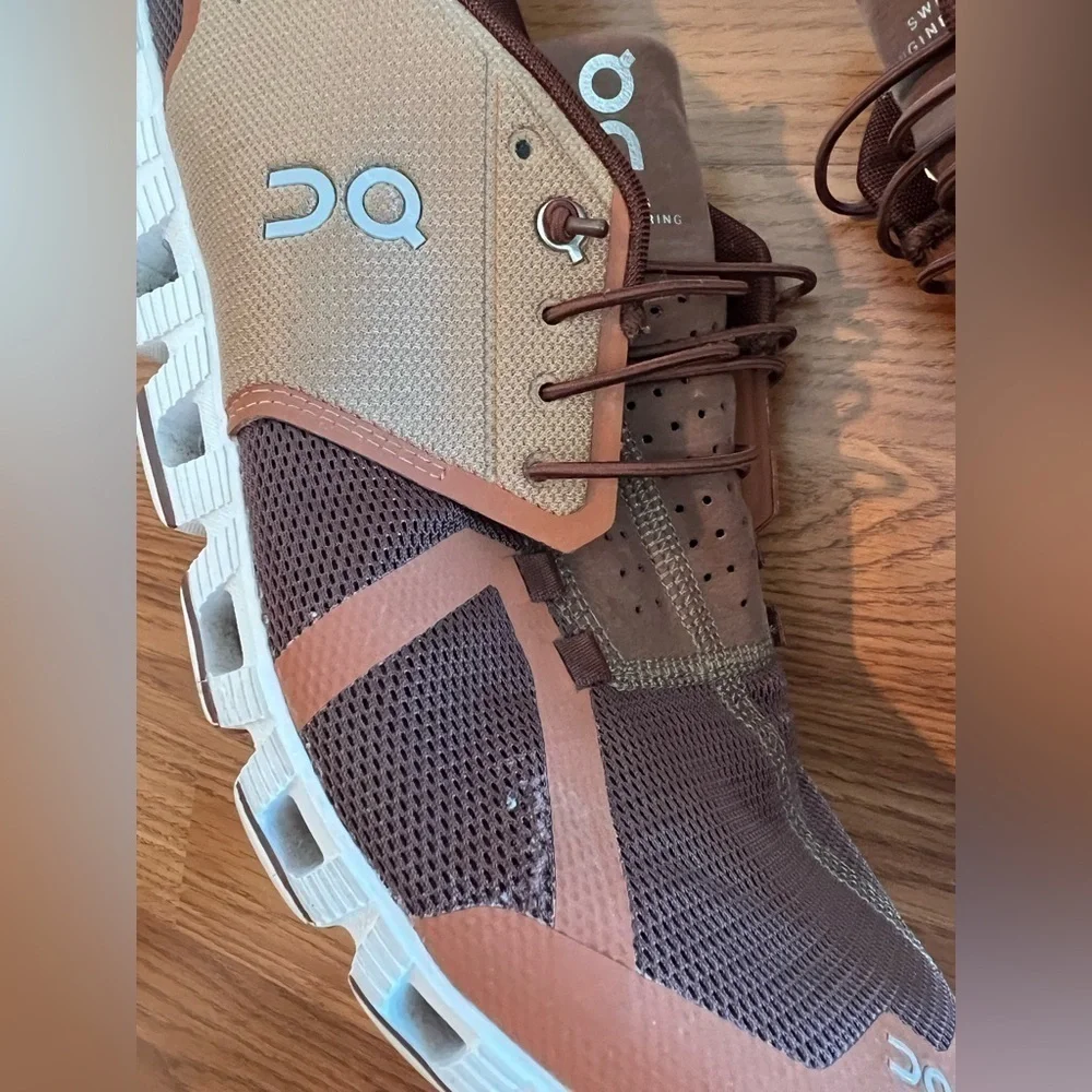 On Running men running sneakers size M14